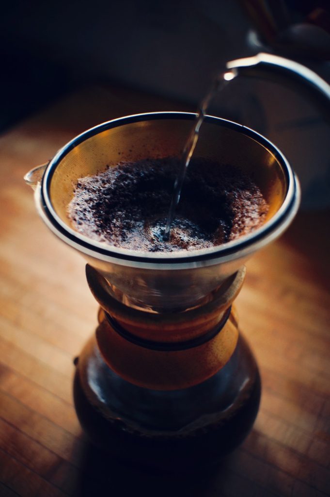 Chemex Kahve: Filtre Kahve Tutkunlarına Yeni Bir Seçenek 1 Chemex Kahve: Filtre Kahve Tutkunlarına Yeni Bir Seçenek
